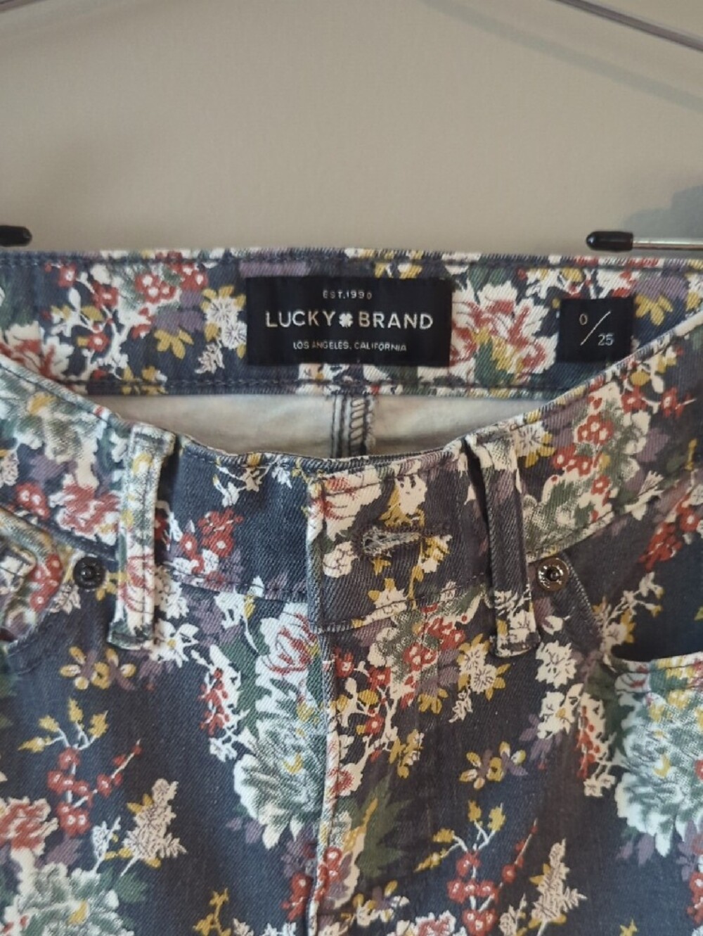 NWOT- Lucky Brand Ava Crop Navy Floral Skinny Jeans - Picture 2 of 5